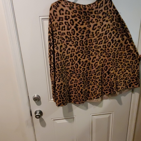 Clothes - Picture 4 of 4